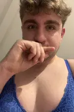 Izzy Hart's gallery photo 6