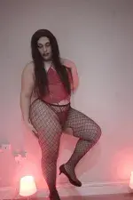 Laura Tyler 's gallery photo 17