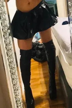 The party pair 's main photo 3